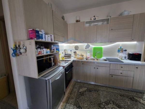 Tirane, shitet apartament 2+1+2+Post Parkimi Kati 3, 94 m² 76.000 € (Vorë)