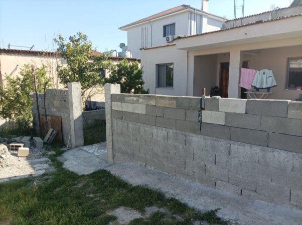 Tirane, shes shtepi 1 Katshe Kati 0, 90 m² 165.000 € (Rruga Bamir topit)