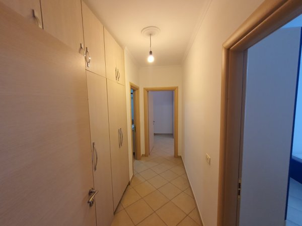 Tirane, shitet apartament 2+1+Ballkon Kati 6, 108 m² 120.000 € (Yzberisht)