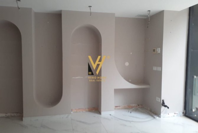 Tirane, shitet dyqan Kati 0, 57 m² 450.000 € (SHESHI WILLSON)