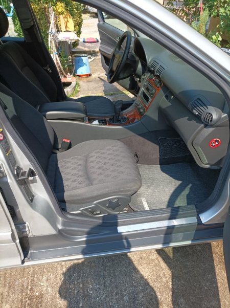 Tirane, shes makine Benz Nafte, gri metalizato manuale 4.500 €