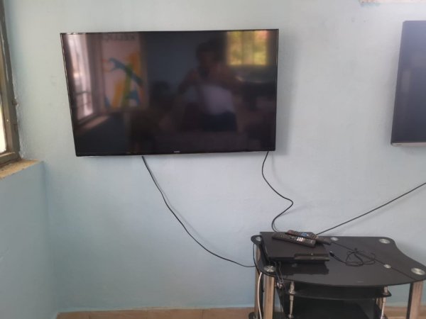 Tirane, shes Okazion!! Shiten 2 cope Playstation 3 + televizor   samsung smart TV  2 cope (50 polsh) toshiba  smart TV 1 cope (52 polsh)