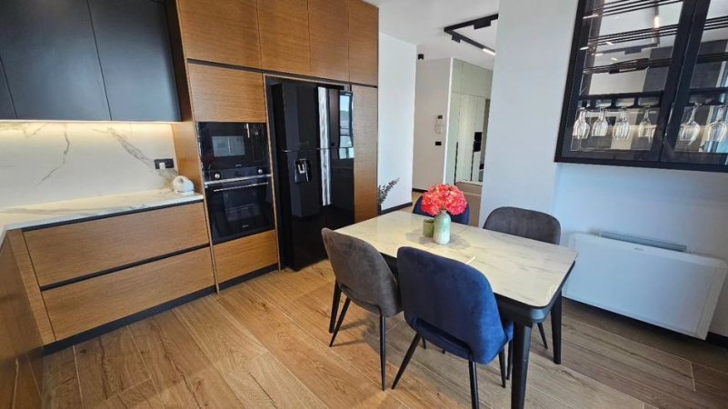 Tirane, shitet apartament 3+1+Aneks+Ballkon Kati 3, 171 m² 369.000 € (Teg)