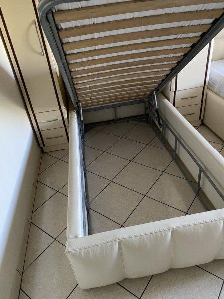 Shkoder, shes KREVAT TEK 200 €