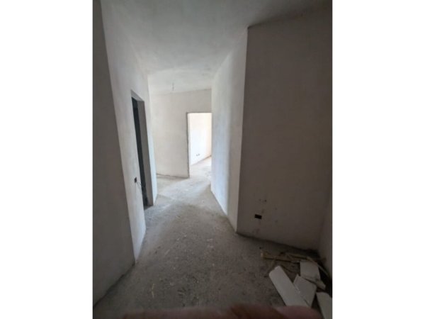 Tirane, shitet apartament 2+1+Ballkon Kati 4, 113 m² 105.000 € (Azem Galica,Babrru)