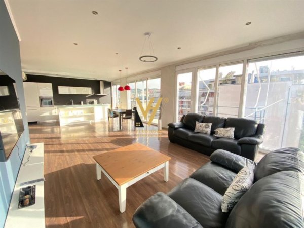 Tirane, jepet me qera apartament 2+1+Ballkon Kati 6, 140 m² 1.000 € (21 DHJETORI)