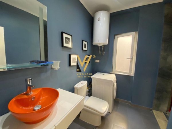 Tirane, jepet me qera apartament 2+1+Ballkon Kati 6, 140 m² 1.000 € (21 DHJETORI)