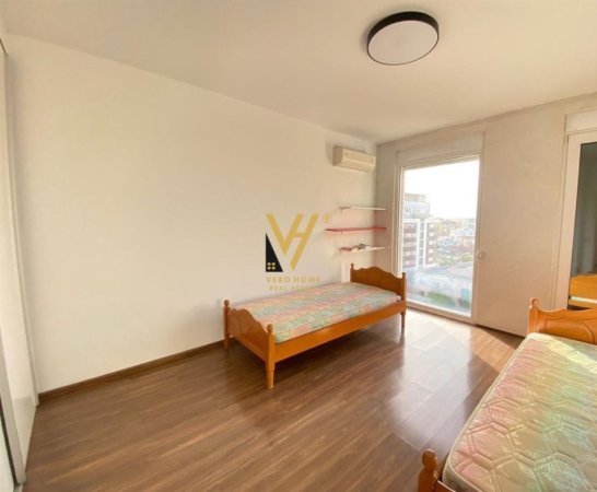 Tirane, jepet me qera apartament 2+1+Ballkon Kati 6, 140 m² 1.000 € (21 DHJETORI)