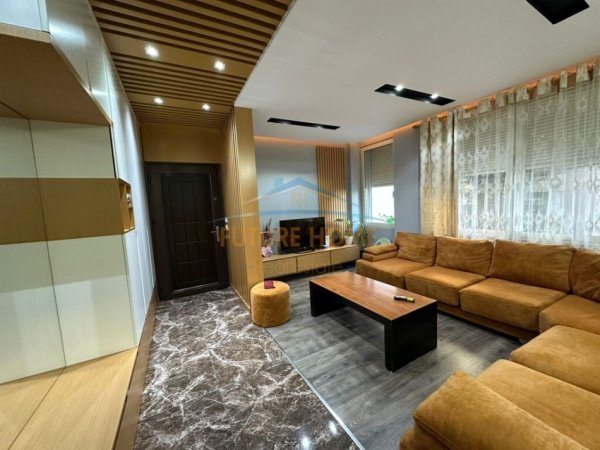 Tirane, shitet apartament 3+1+Ballkon Kati 1, 116 m² 180.000 € (KOPSHTI ZOOLOGJIK)