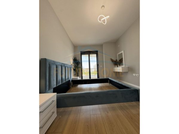 Tirane, shitet apartament 2+1+Ballkon Kati 3, 87 m² 128.000 € (UNAZA E RE)