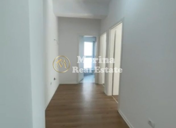 Tirane, jepet me qera apartament 2+1 Kati 1, 76 m² 450 € (Ali Demi)