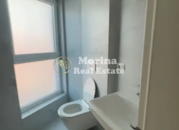 Tirane, jepet me qera apartament 2+1 Kati 1, 76 m² 450 € (Ali Demi)