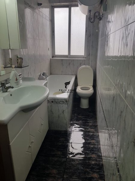 Tirane, jepet me qera apartament 2+1+Aneks Kati 4, 75 m² 450 € (BULEVARDI I RI)