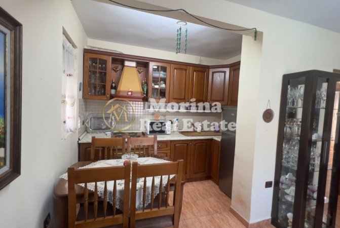 Tirane, jepet me qera apartament 2+1 Kati 3, 110 m² 550 € (Ministria e Jashtme)