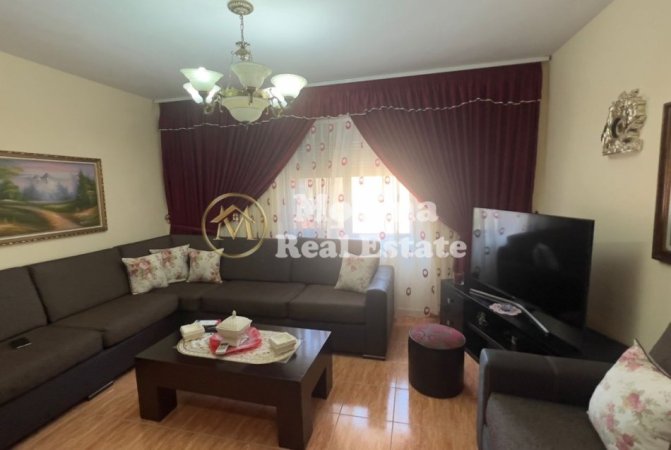 Tirane, jepet me qera apartament 2+1 Kati 3, 110 m² 550 € (Ministria e Jashtme)