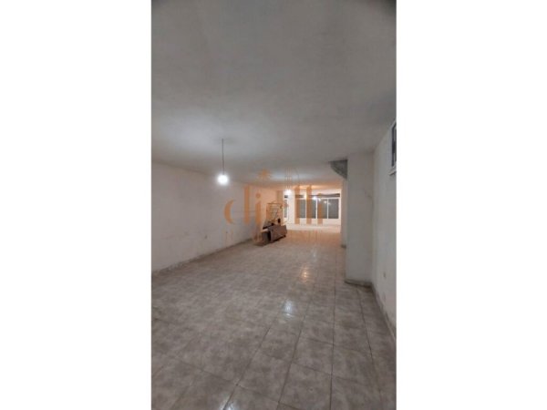 Tirane, shitet dyqan Kati 0, 143 m² 142.000 € (Brryl)