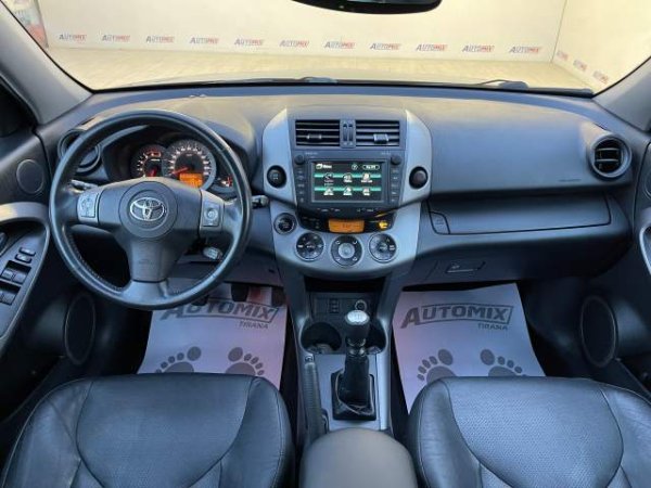Tirane, shes xhip Toyota RAV 4 Viti 2007, 7.100 Euro