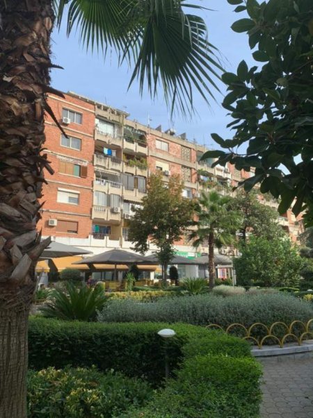 Tirane, shitet ambjent biznesi Kati 1, 130 m² 338.000 Euro (Sheshi Piazza)