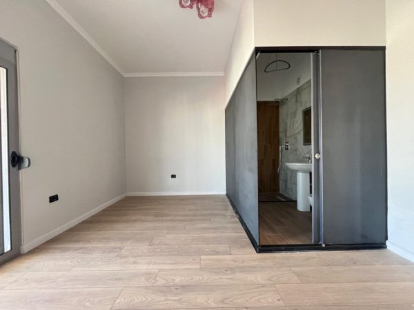 Tirane, shitet apartament 2+1 Kati 7, 120 m² 125.000 € (Fresku) TT 1222