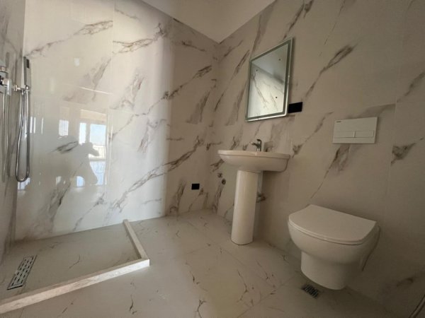 Tirane, shitet apartament 2+1 Kati 7, 120 m² 125.000 € (Fresku) TT 1222