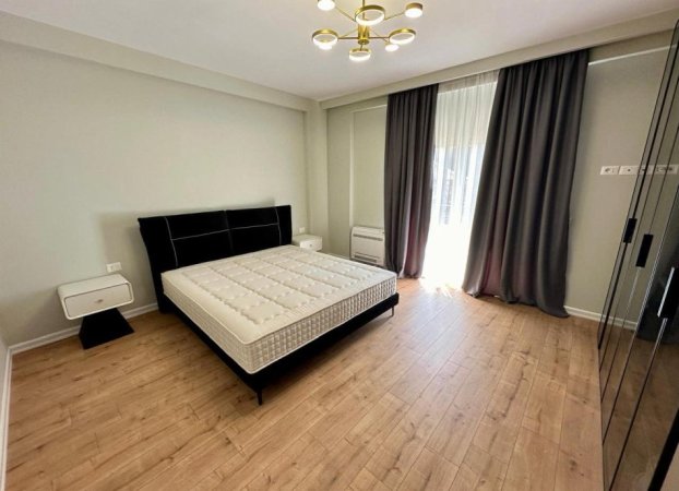 Tirane, jepet me qera apartament 2+1+Aneks+Ballkon Kati 3, 110 m² 1.000 € (Farke)
