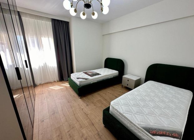 Tirane, jepet me qera apartament 2+1+Aneks+Ballkon Kati 3, 110 m² 1.000 € (Farke)