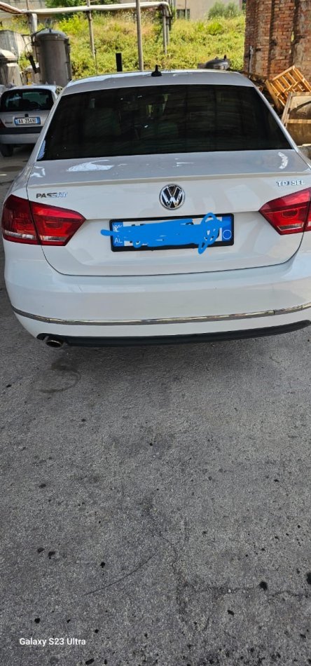 Tirane, shitet Wolkswagen Passat
