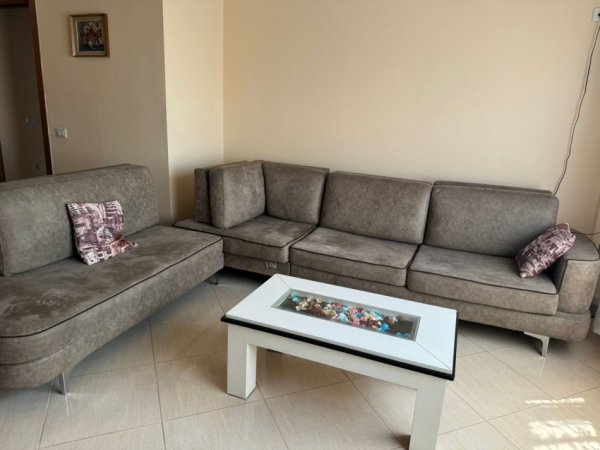 Tirane, shitet apartament 1+1+Ballkon Kati 2, 71 m² 89.000 € (FRESKU)