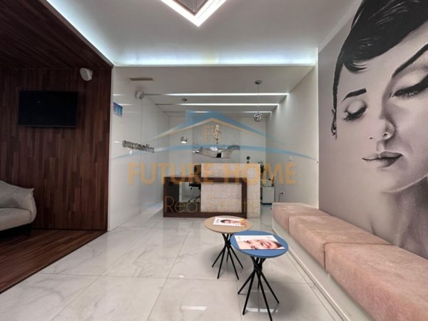 Tirane, shitet ambjent biznesi Kati 3, 165 m² 470.000 € (Ish Ekspozita)