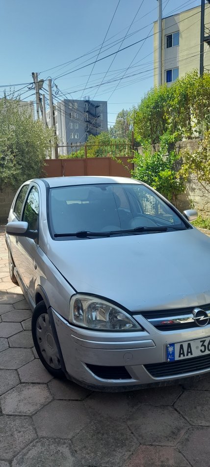 Tirane, shitet makine Opel Corsa Nafte, gri metalizato manuale Kondicioner 200.000 km 1.900 €