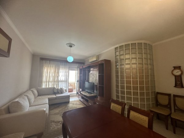 Tirane, jepet me qera apartament 2+1+Ballkon Kati 2, 107 m² 1.000 € (DON BOSKO)
