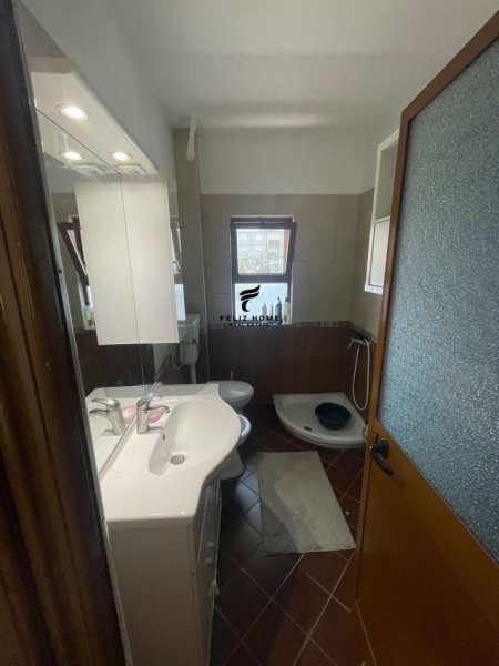 Tirane, shitet apartament 1+1+Ballkon Kati 3, 65 m² 83.000 € (LAPRAKE)