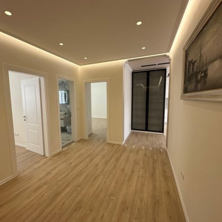 Tirane, shitet apartament 3+1 , 129 m² 205.000 € (Kopshti Botanik)