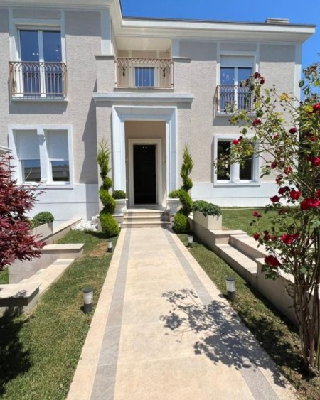 Tirane, shitet Vile 3+1 , 500 m² (Rolling Hills)