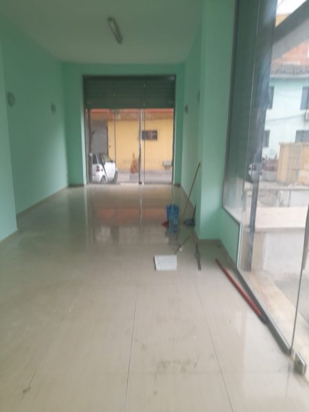 Tirane, shes dyqan Kati 0, 42 m² 185.000 € (rruga barrikadave)