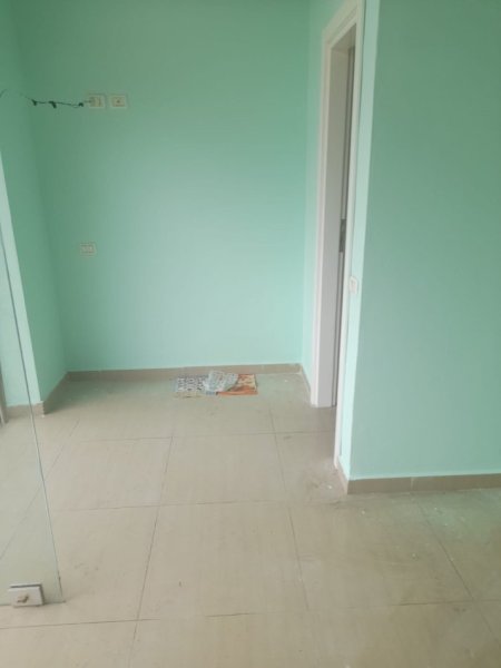 Tirane, shes dyqan Kati 0, 42 m² 185.000 € (rruga barrikadave)