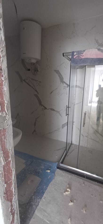 Shitet partament 2+1+Post Parkimi 270.000 € (Rruga e Durresit)