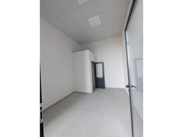 Tirane, shitet apartament 1+1+post parkim+dyqan,Kati 1, 68 m² 184.000 € (Selite)