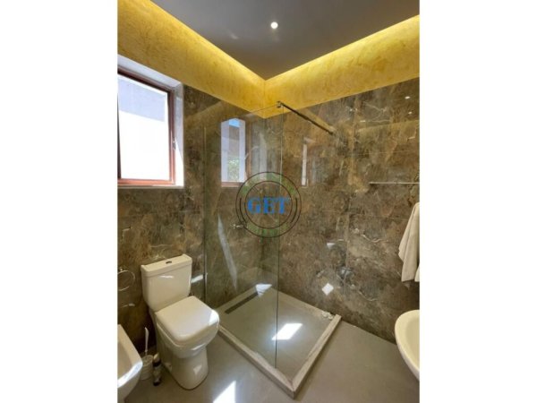 Durres, shitet shtepi 3+1 Kati 0, 460 m² 145.000 € (Ish Keneta)