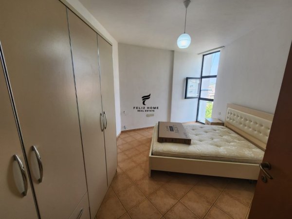 Tirane, jepet me qera apartament 1+1 Kati 3, 60 m² 430 € (KINOSTUDIO)