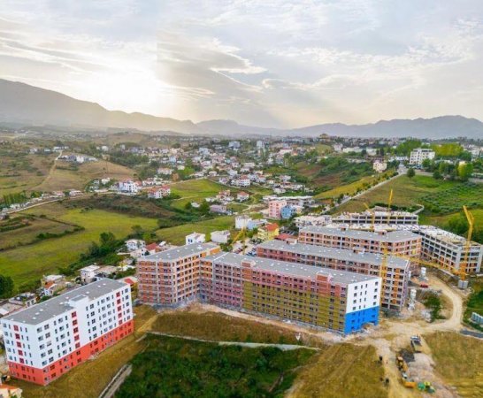 Tirane, shitet apartament 2+1+Ballkon Kati 4, 75 m² 105.000 € (Ali Demi)