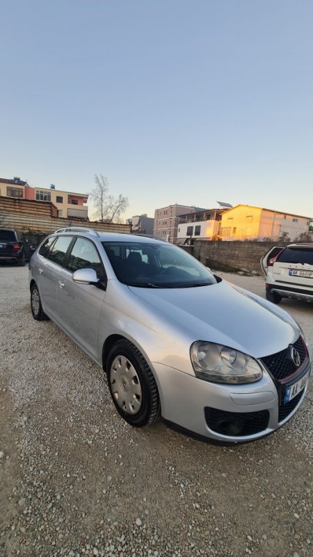 Tirane, shes me portobagazh Volkswagen Golf 5 Nafte, gri metalizato manuale Klima 4.000 €