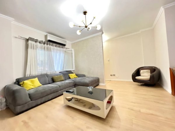 Tirane, shitet apartament 2+1 , 108 m² 180.000 € (Brenda Unazes se Vogel)