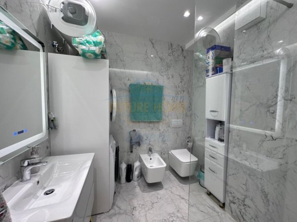 Tirane, shes apartament 2+1+Ballkon Kati 6, 88 m² 320.000 € (Rruga e Kavajes)