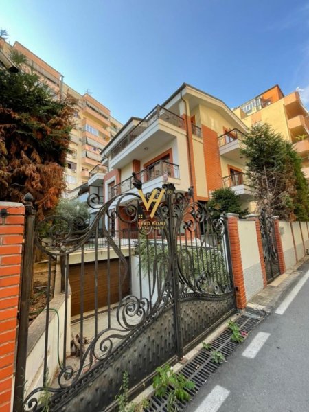 Tirane, jepet me qera Vile 3 Katshe Kati 0, 540 m² 3.800 € (KOMUNA E PARISIT)