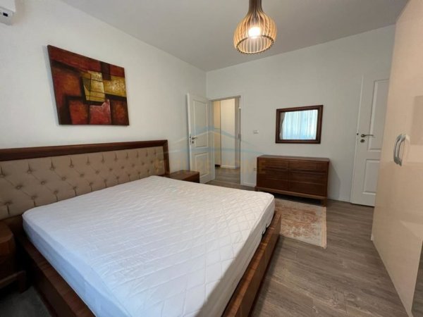 Tirane, jepet me qera apartament 3+1+Ballkon Kati 3, 124 m² 1.200 € (NIKOLLA TUPE)