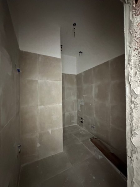 Tirane, shitet apartament 2+1+Ballkon Kati 1, 110 m² 150.000 € (Kopshti Zologjik)