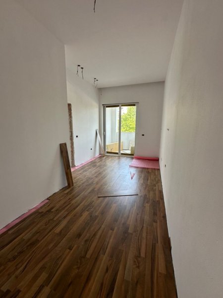 Tirane, shitet apartament 2+1+Ballkon Kati 1, 110 m² 150.000 € (Kopshti Zologjik)