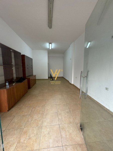 Tirane, shitet dyqan Kati 0, 37 m² 130.000 € (RRUGA HOXHA TAHSIM)