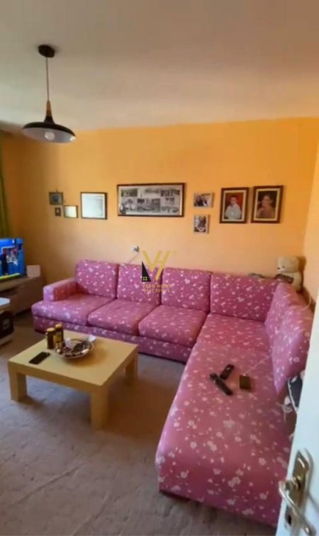 Tirane, jepet me qera apartament 3+1+Ballkon Kati 5, 85 m² 500 € (RRUGA BARDHYL)
